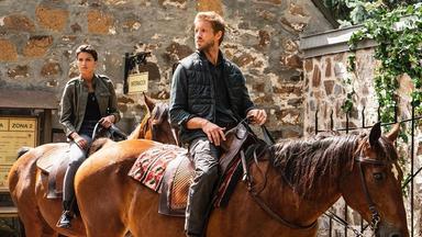 Blood & Treasure 1x5